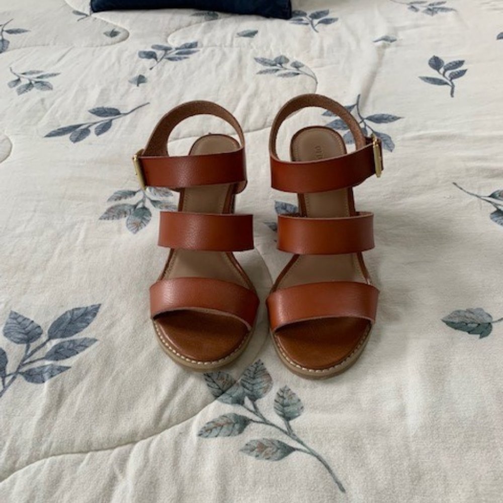 Strappy Sandal Stacked Heel